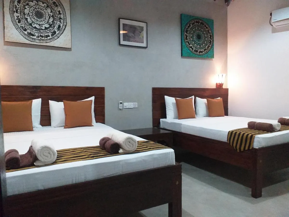 Green Wood Villa Negombo Bed & Breakfast