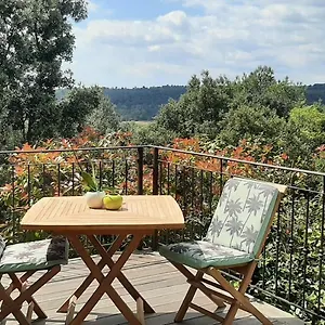 Au Papillon Dort Bed & Breakfast